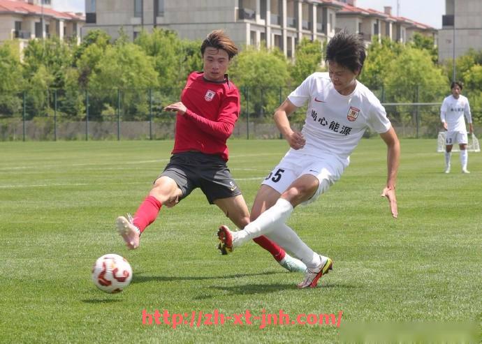 金年会体育-专业摄影师分享世俱杯赛事拍摄技巧与经验